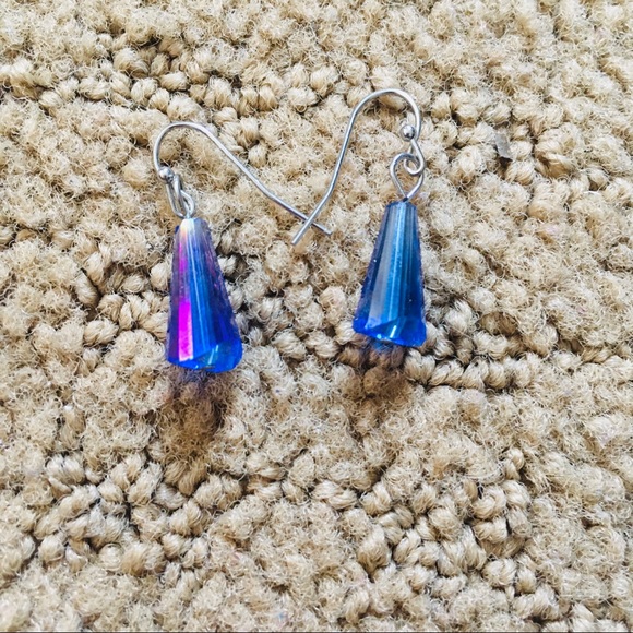 Blue necklace with matching earrings - Picture 2 of 3